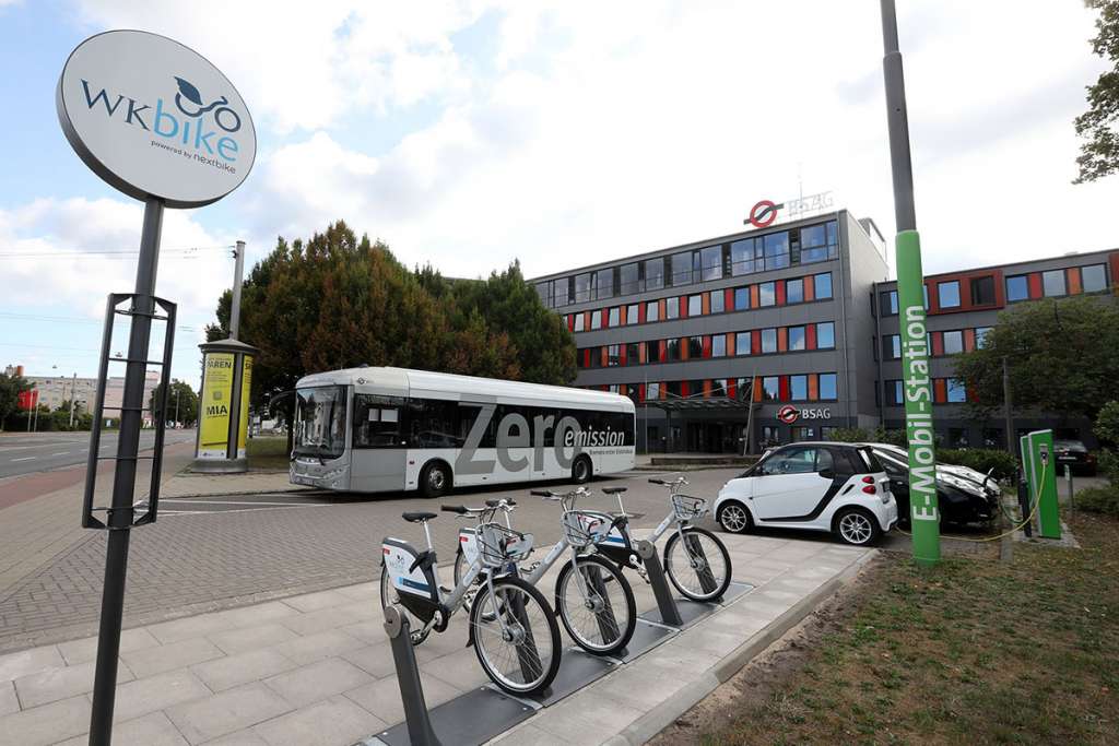 Elektrobusse, Carsharing mit E-Autos und Bikesharing sind in Bremen bereits verfügbar. Der Masterplan Green City soll jetzt aufzeigen, welche weiteren Pläne Bremen für die Luftreinhaltung hat.