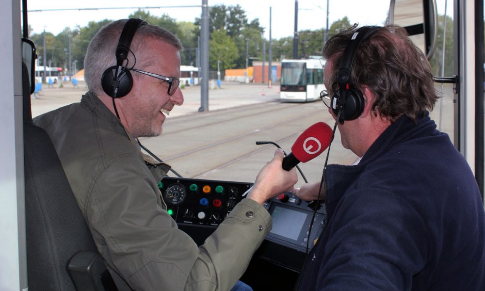 Jens-Uwe Krause von Bremen-Vier fährt Straßenbahn bei der Bremer Straßenbahn AG.
